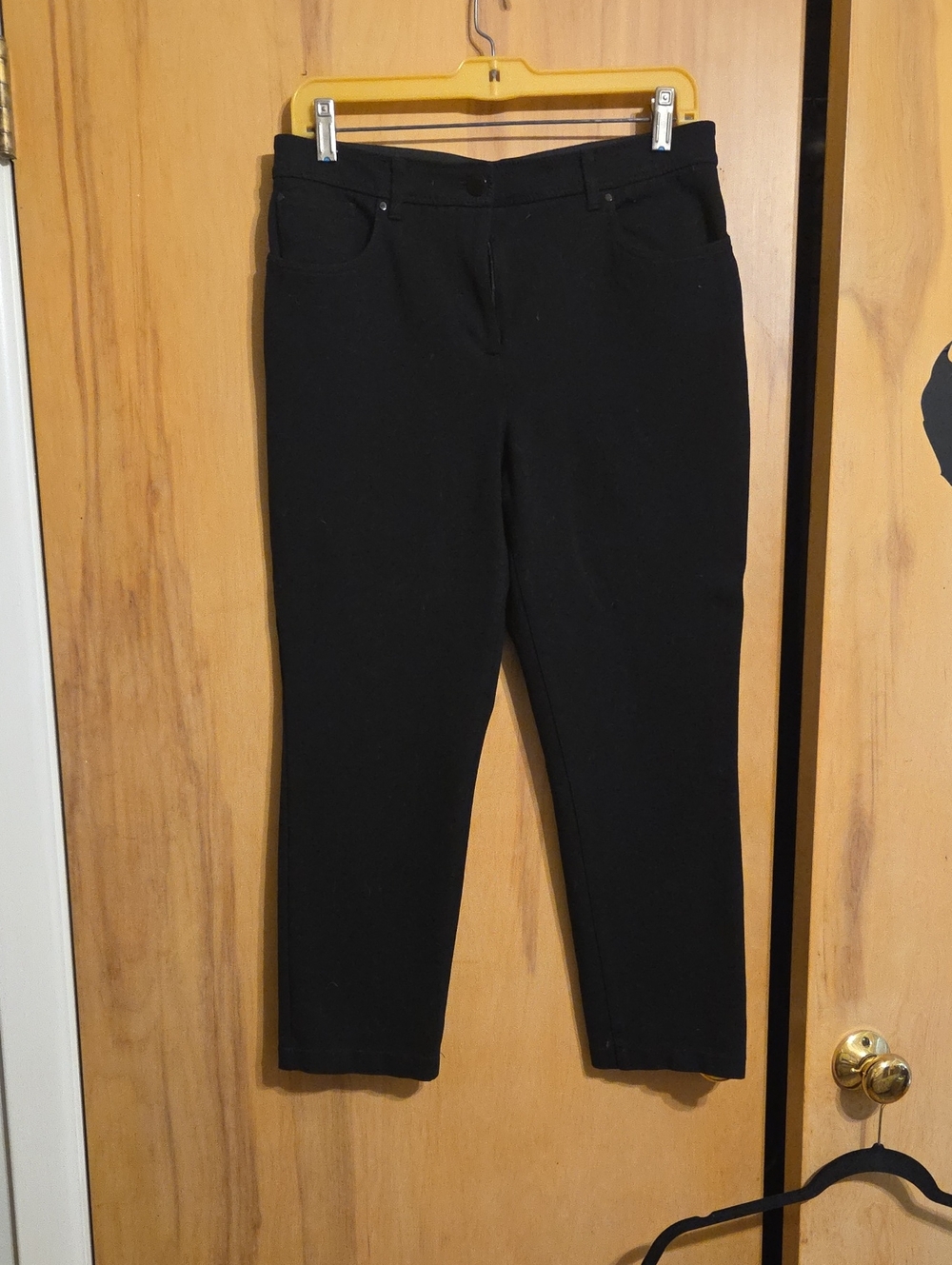 Chico's Black 'So Slimming' Straight-Leg Pants Size 8